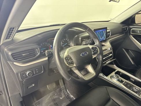Used 2020 Ford Explorer XLT w/ Equipment Group 202A AWD/4WD image 25