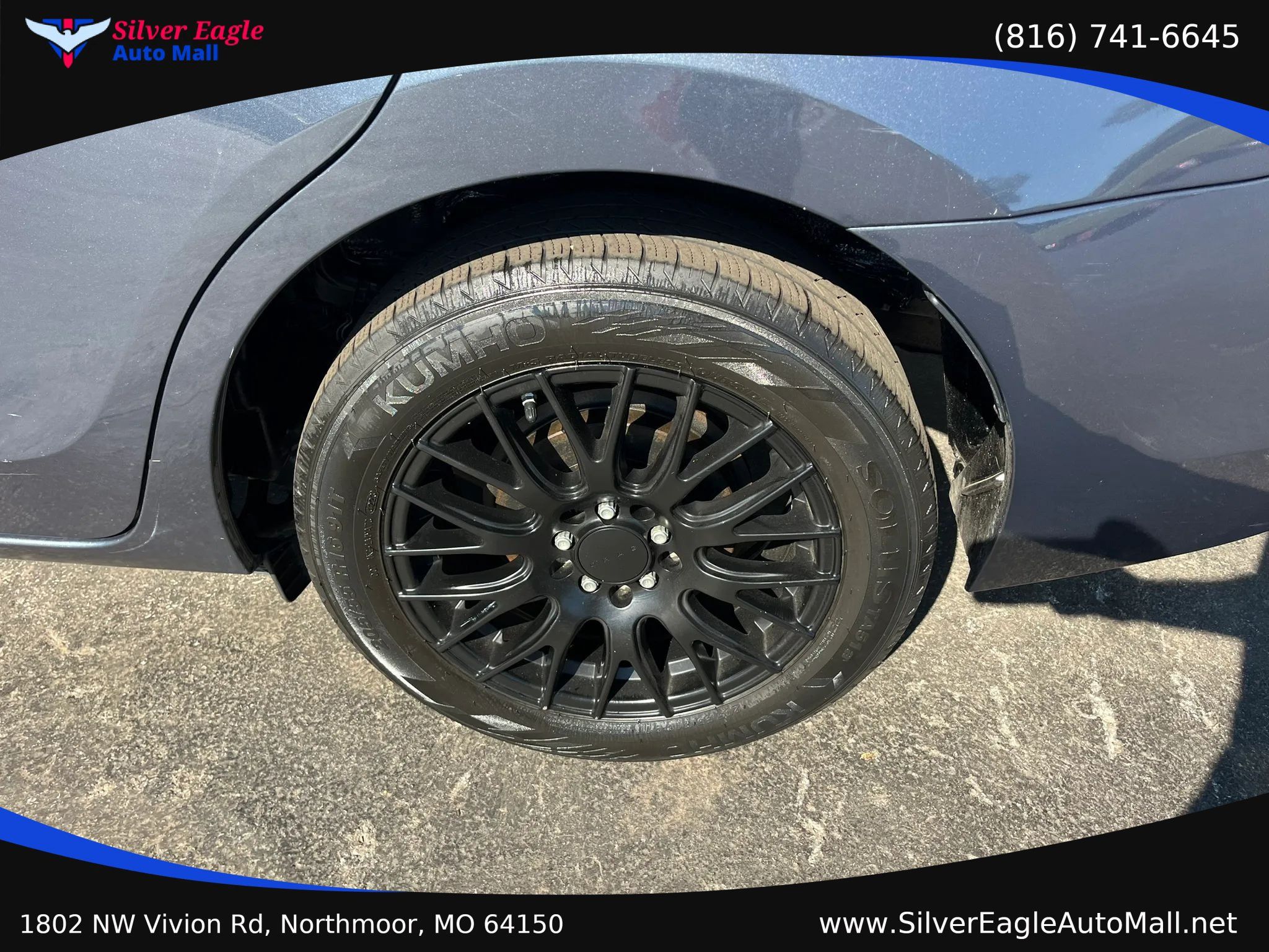 Used 2018 Toyota Corolla LE FWD image 12