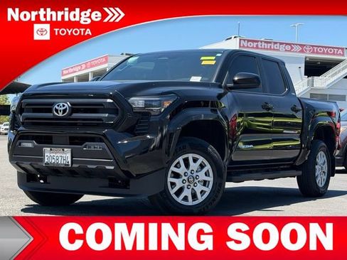 Used 2025 Toyota Tacoma SR5 AWD/4WD image 3
