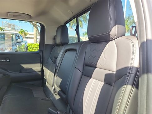 Used 2024 Nissan Frontier SL w/ Technology Package image 8