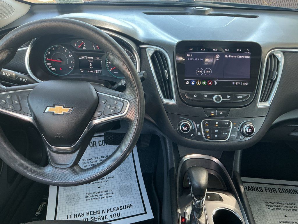 Used 2021 Chevrolet Malibu LT FWD image 23