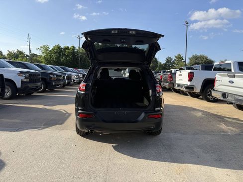 Used 2014 Jeep Cherokee Latitude FWD image 36