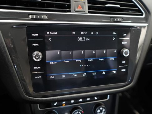 Used 2024 Volkswagen Tiguan SE AWD/4WD image 37