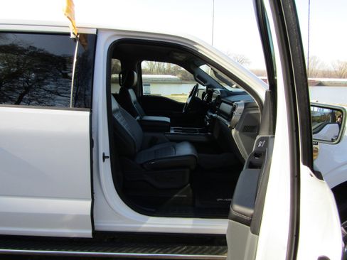 Certified 2022 Ford F150 XLT w/ Equipment Group 302A High image 17