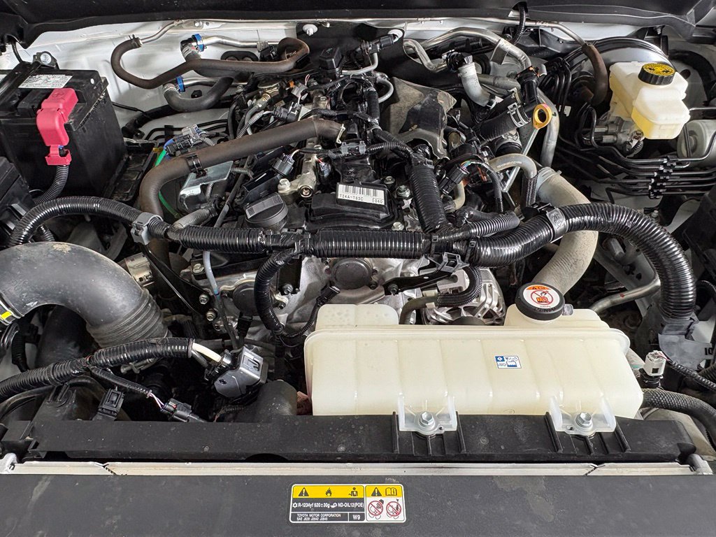 Used 2024 Toyota Tacoma SR5 AWD/4WD image 37