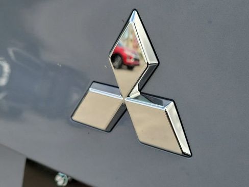 New 2026 Mitsubishi Outlander SE image 8