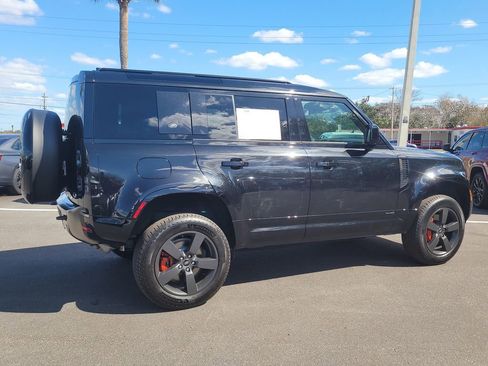 Used 2020 Land Rover Defender 110 X image 4