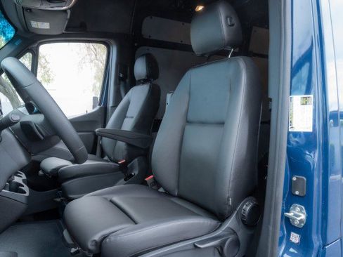 New 2025 Mercedes-Benz Sprinter 2500 image 15