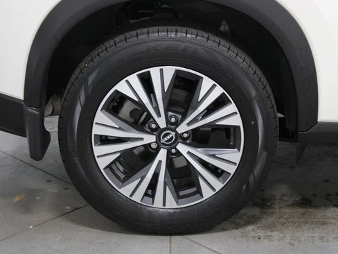 Used 2023 Nissan Rogue SV FWD image 12