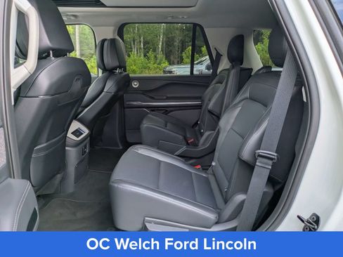 Certified 2026 Lincoln Navigator Reserve AWD/4WD image 9