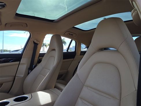 Used 2018 Porsche Panamera 4 image 21