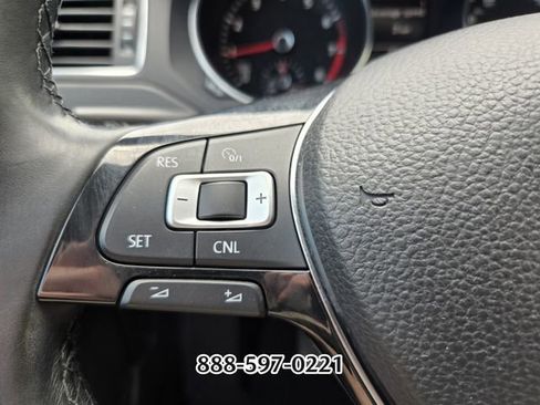 Used 2017 Volkswagen Jetta SE FWD image 29