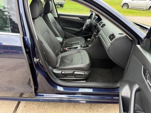 Used 2015 Volkswagen Passat TDI SE FWD image 28