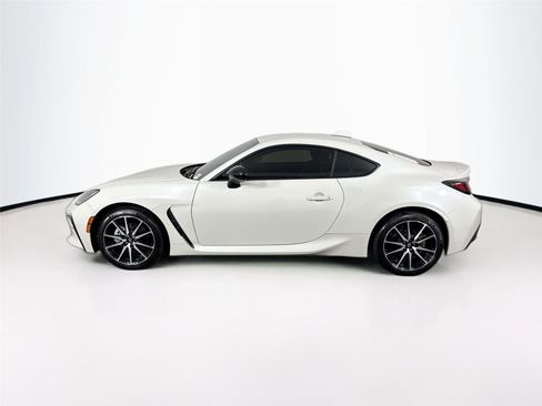 Certified 2025 Toyota GR86 image 8