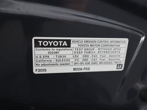 Used 2024 Toyota Corolla LE FWD image 18