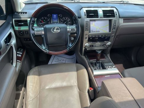 Used 2016 Lexus GX 460 w/ Premium Package AWD/4WD image 10