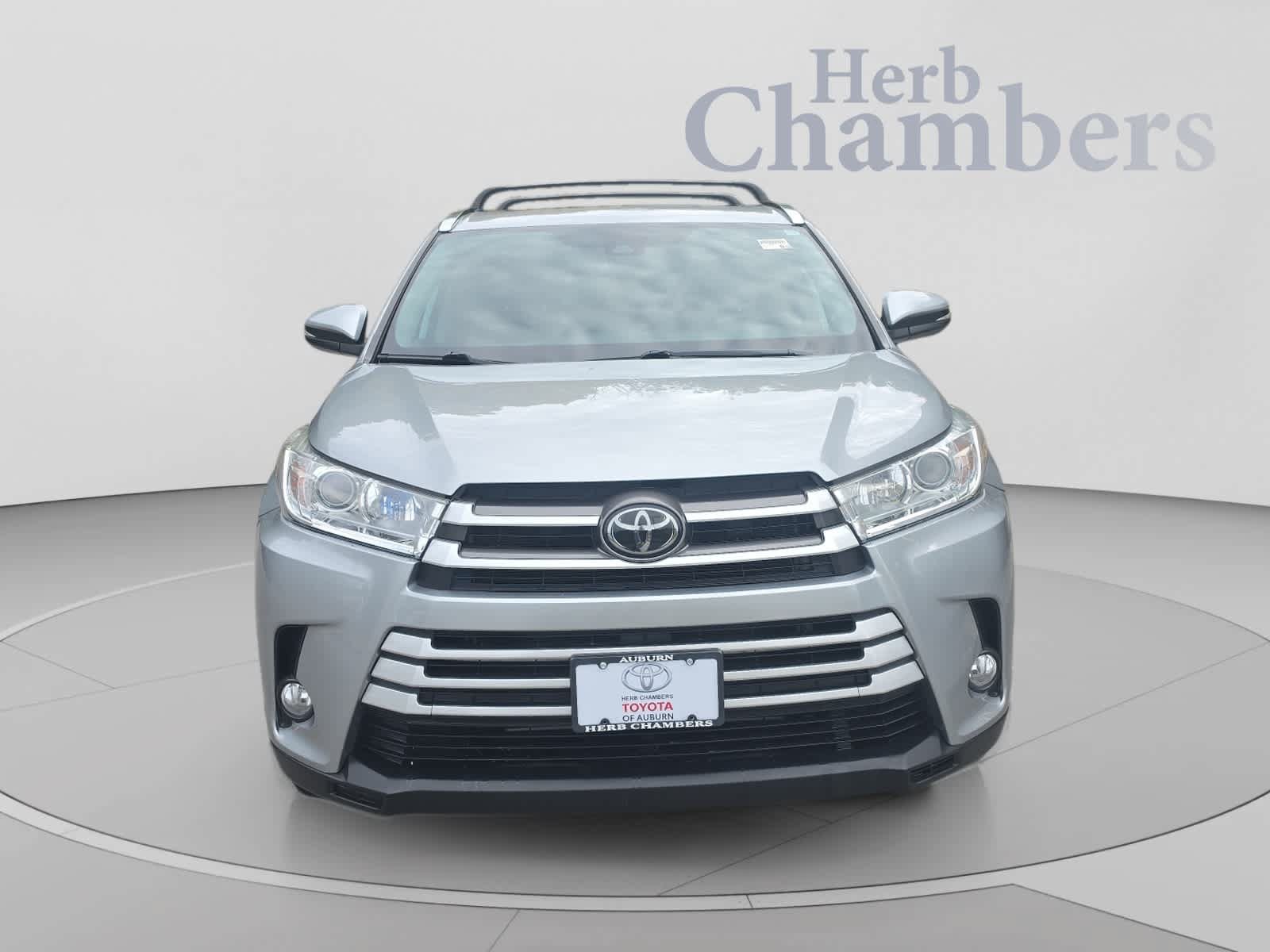 Used 2019 Toyota Highlander XLE AWD/4WD image 2