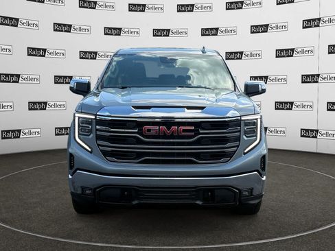 Used 2025 GMC Sierra 1500 SLT AWD/4WD image 8