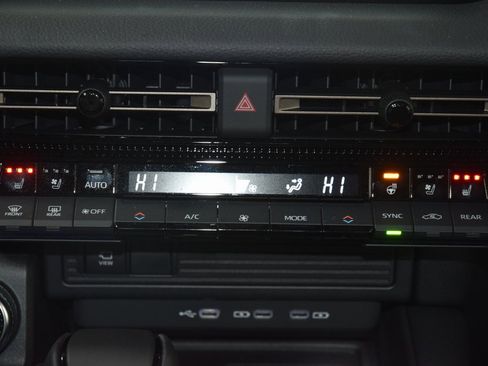 Used 2025 Toyota Land Cruiser image 32