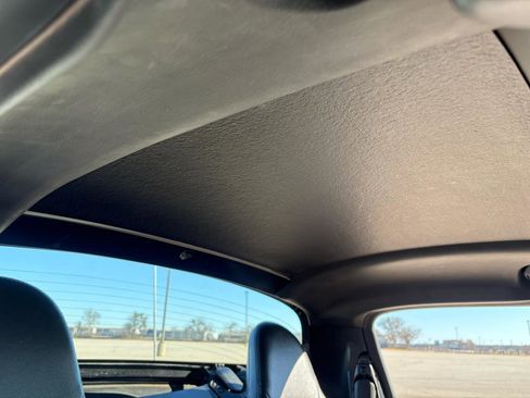 Used 2003 MAZDA MX-5 Miata 2dr Conv Auto image 33