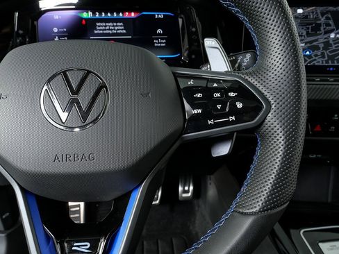 Used 2023 Volkswagen Golf R image 10