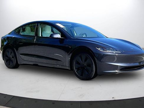 Used 2025 Tesla Model 3 Long Range RWD image 2