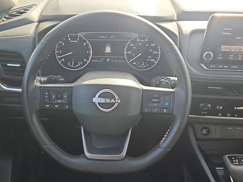 Used 2025 Nissan Rogue SV AWD/4WD image 13