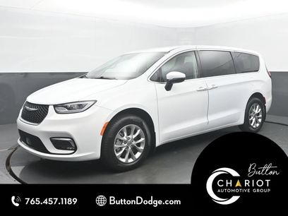 Used 2023 Chrysler Pacifica Touring-L