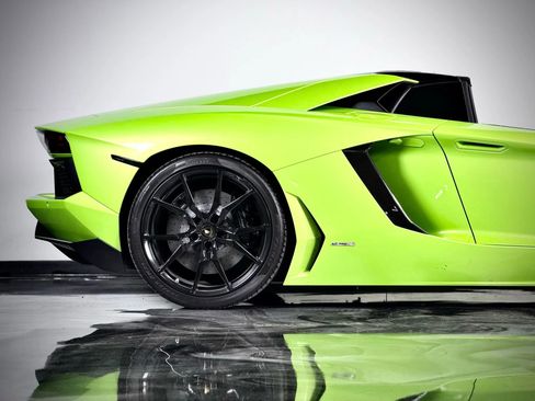 Used 2015 Lamborghini Aventador LP 700-4 image 10