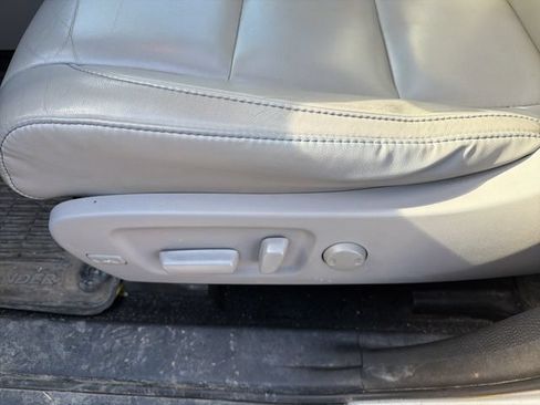 Used 2017 Toyota Highlander XLE AWD/4WD image 7