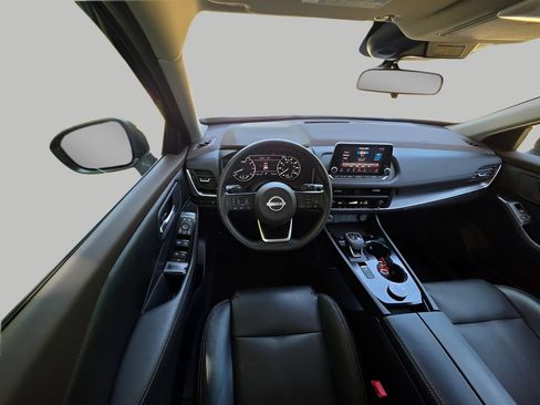 Used 2023 Nissan Rogue SV AWD/4WD image 12