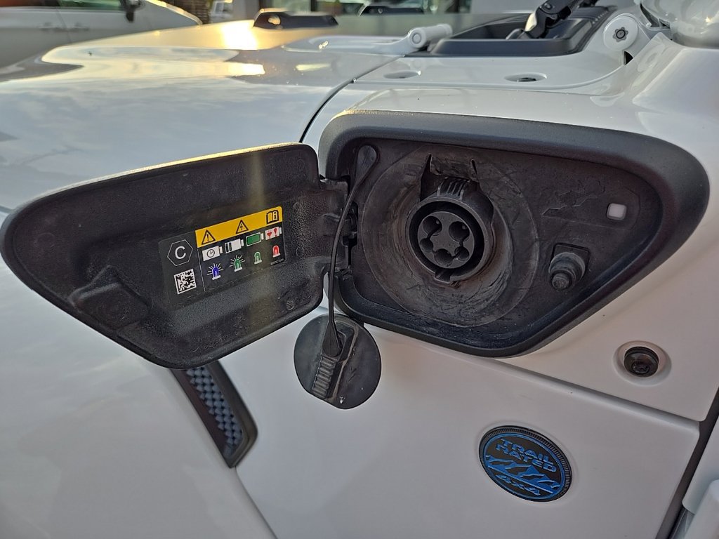 Used 2024 Jeep Wrangler High Altitude AWD/4WD image 9