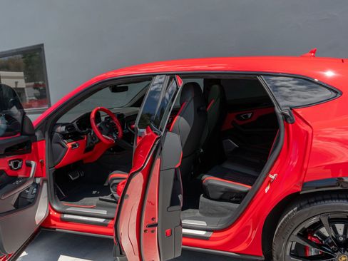 Used 2024 Lamborghini Urus S AWD/4WD image 48