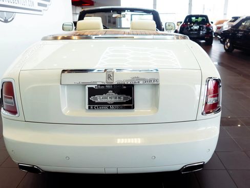 Used 2011 Rolls-Royce Phantom Drophead Coupe RWD image 8
