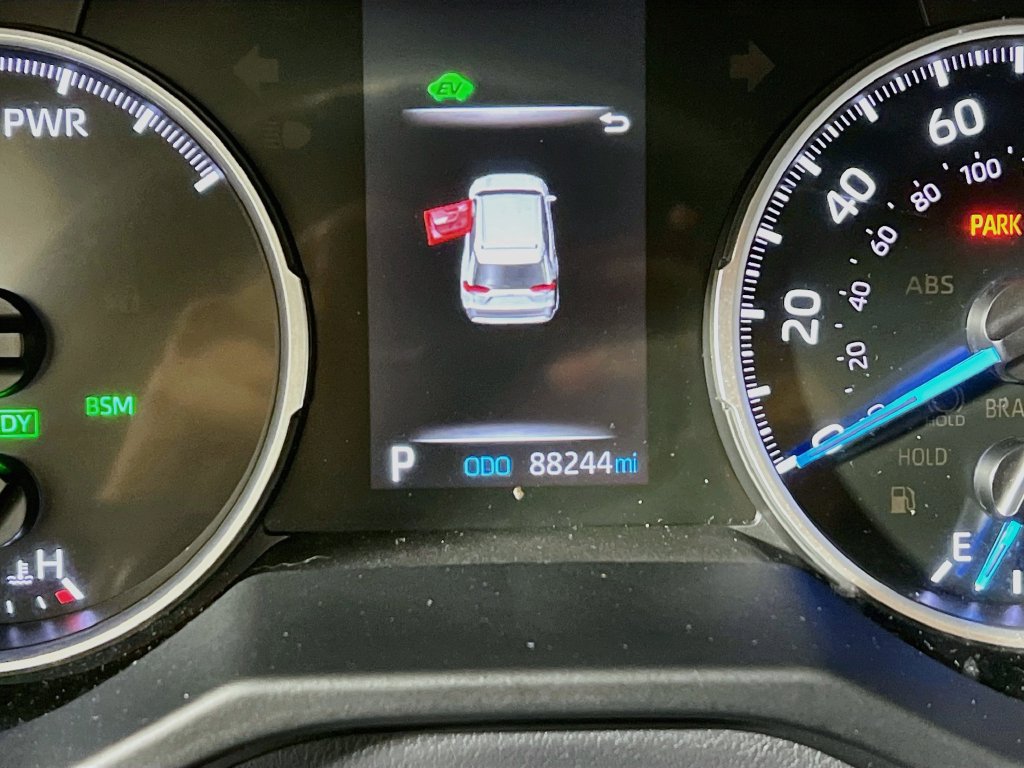 Used 2020 Toyota RAV4 LE w/ Carpet Mat Package AWD/4WD image 11
