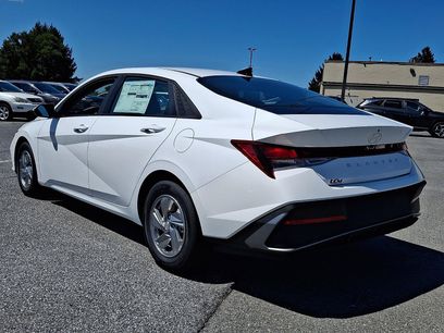 New 2026 Hyundai Elantra SE