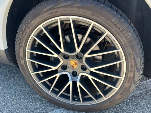 Used 2019 Porsche Cayenne AWD/4WD image 33