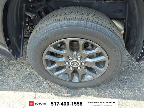 Used 2023 Toyota Tundra Platinum AWD/4WD image 11