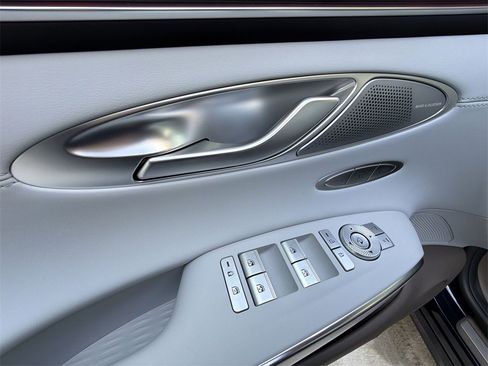 New 2026 Genesis GV70 2.5T Advanced image 15