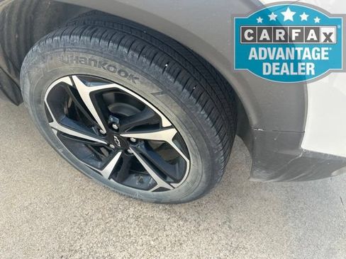 Used 2023 Chevrolet TrailBlazer RS w/ Sun and Liftgate Package FWD image 6