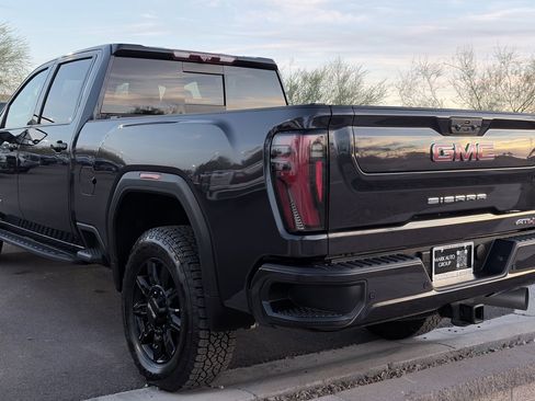 Used 2024 GMC Sierra 2500 AT4 w/ AT4 Premium Plus Package image 5