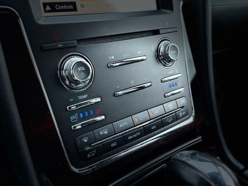 Used 2016 Lincoln Navigator Reserve AWD/4WD image 24