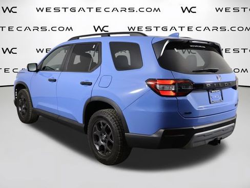 Used 2025 Honda Pilot TrailSport image 47