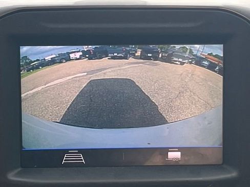 Used 2020 Chevrolet Silverado 1500 Custom w/ Custom Value Package image 10