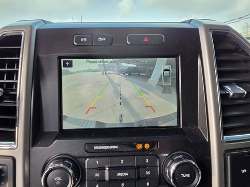 Used 2018 Ford F250 Lariat w/ Chrome Package image 19