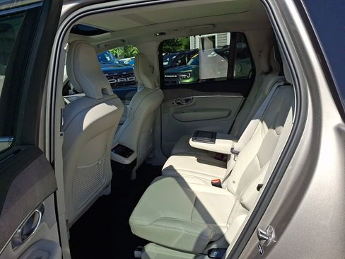 Used 2022 Volvo XC90 T6 Inscription w/ Climate Package AWD/4WD image 11