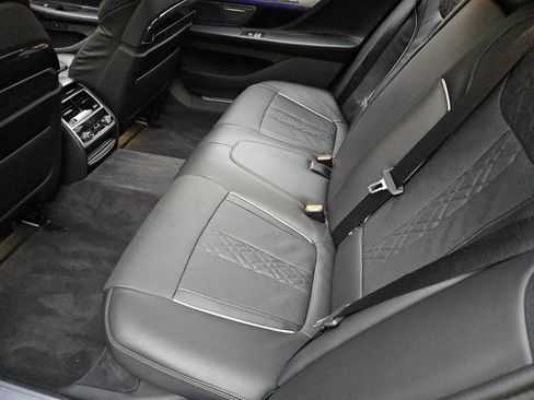 Used 2022 BMW 740i xDrive 740i xDrive M SPORT,NAV,CAM,PA w/ M Sport Package image 7