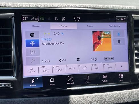 Used 2023 Chrysler Pacifica Touring-L FWD image 27