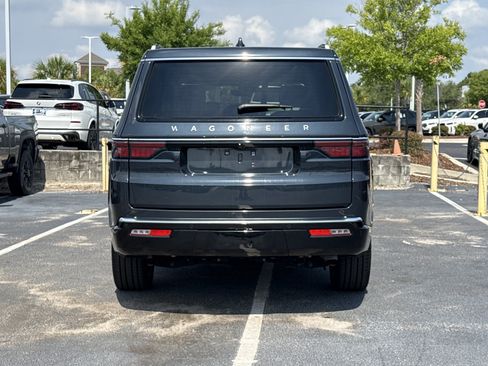 Used 2025 Jeep Wagoneer Series III w/ Premium Group I AWD/4WD image 15