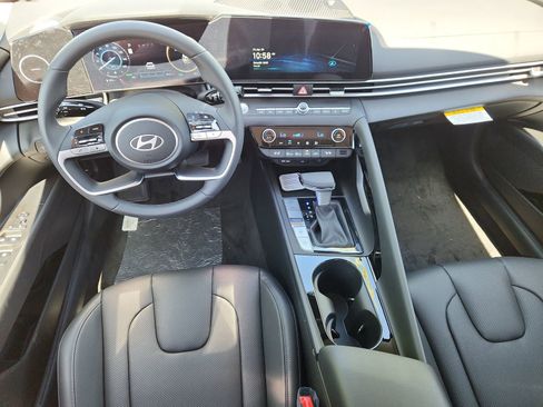 New 2026 Hyundai Elantra Limited FWD image 12